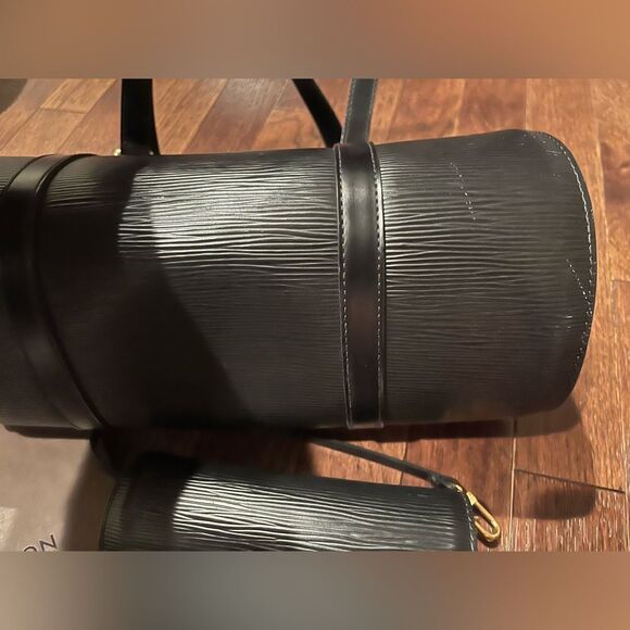 Louis Vuitton Soufflot M52222 Epi‎ Leather Noir Black With Pouch - Picture 2 of 16